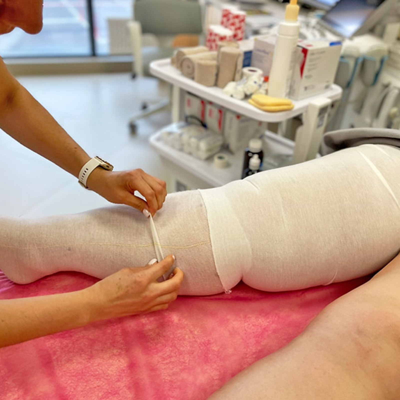 Лечение лимфостаза ног методом КФПТ | Гарнатия результата через 20 дней