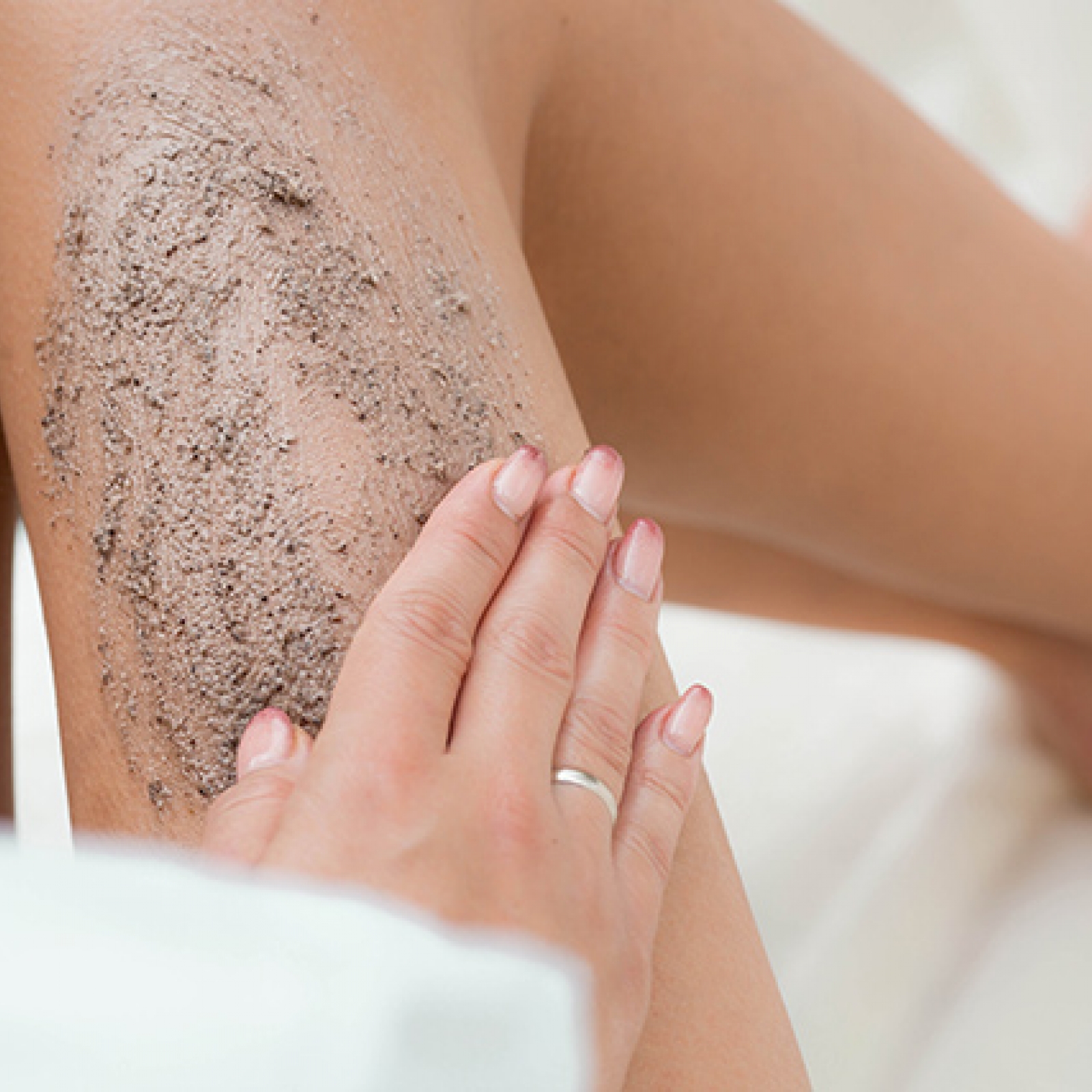 Як доглядати за шкірою при набряках та лімфостазі | Поради лімфолога АНГІОЛАЙФ®