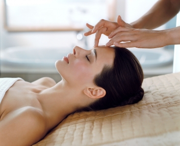 Massage for headaches | Vascular center AngioLife®